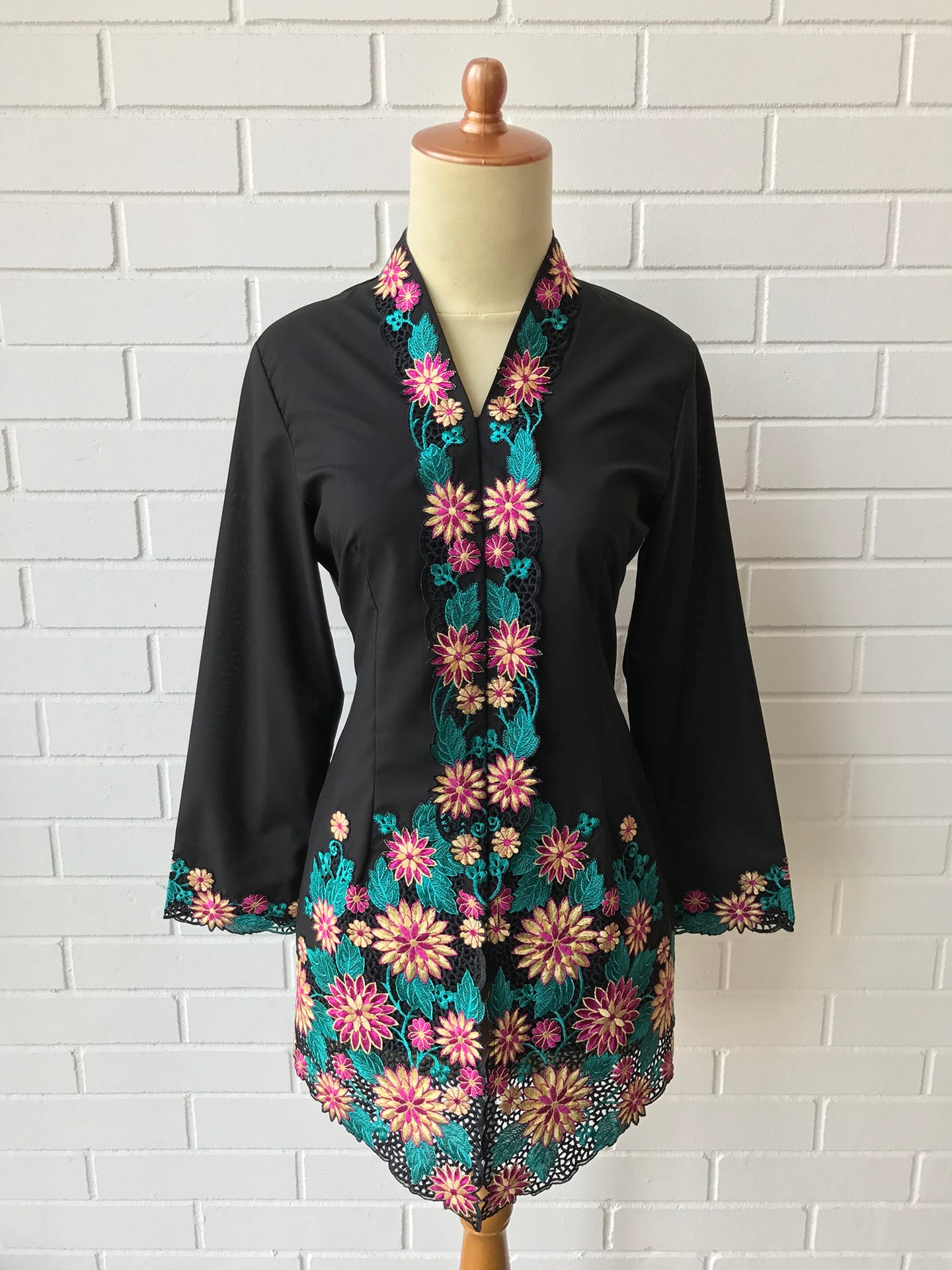 Shakila Black | Royal Kebaya