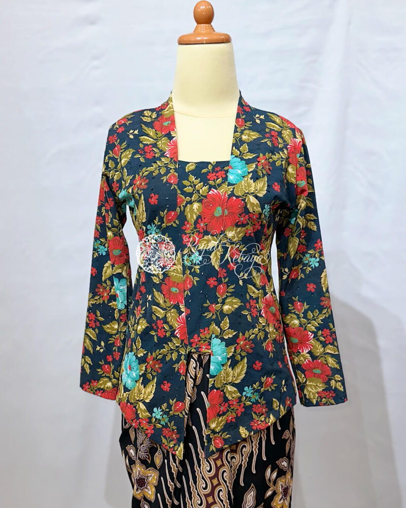 Kebaya Lashira in Navy Blue Red