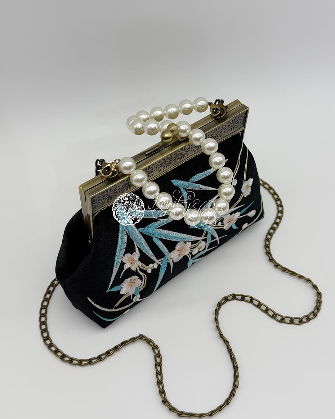 Quincy Handbag in Carbon Black - Image 3