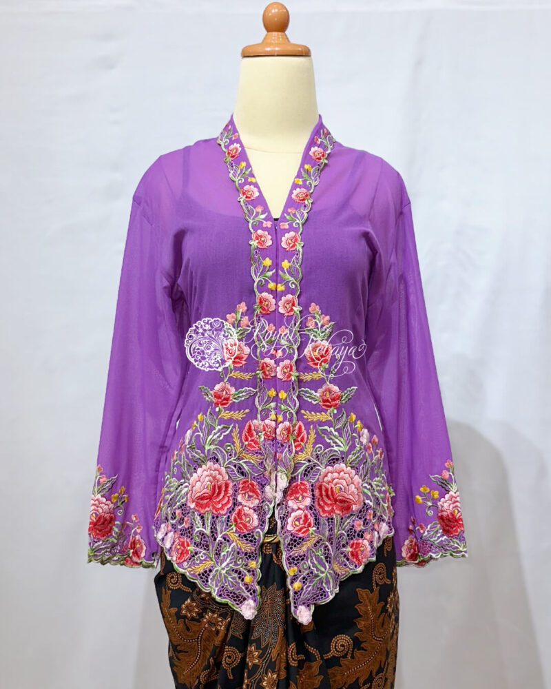 Hanani Kebaya in Light Purple