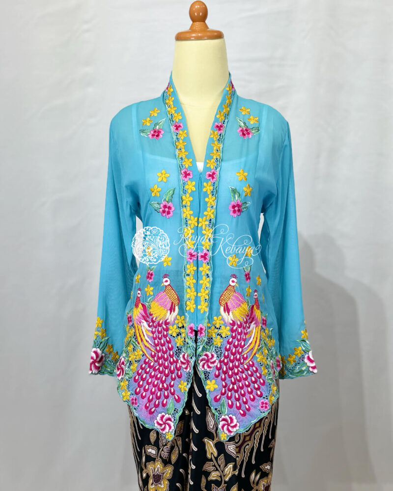 Rowena Kebaya in Blue Pink