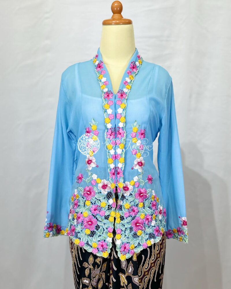 Zafeera Kebaya in Cool Sky