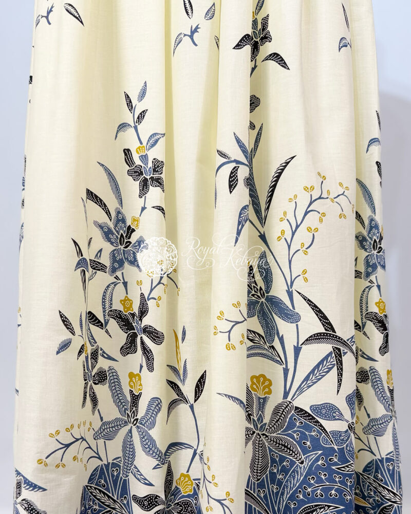 Callula Callula High-Waist Structured Skirt in Cornsilk and Air force Blue ...