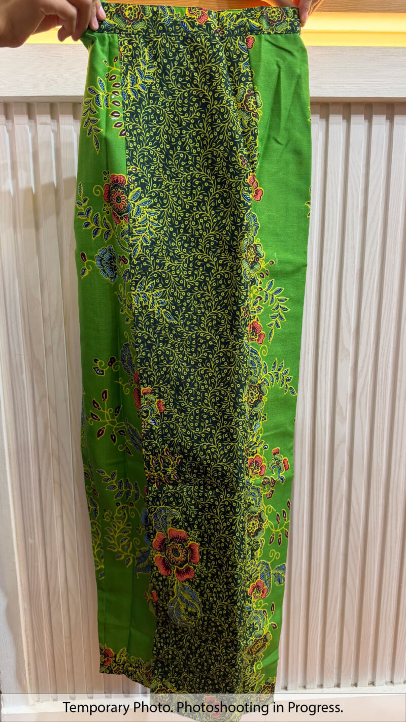 Ruby Easywear Tube Skirt in Bright Fern and Black Forest