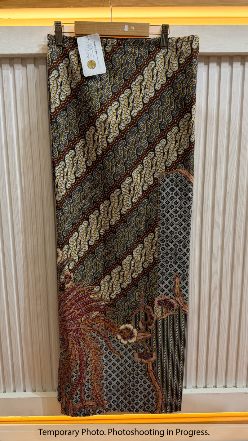 Cala Self-Tie Wrap Skirt in Pitch Black and Molten Lava