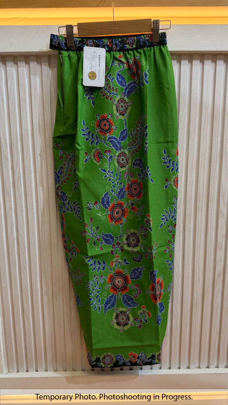 Ruby Easywear Tube Skirt in Forest Moss and Deep Forest