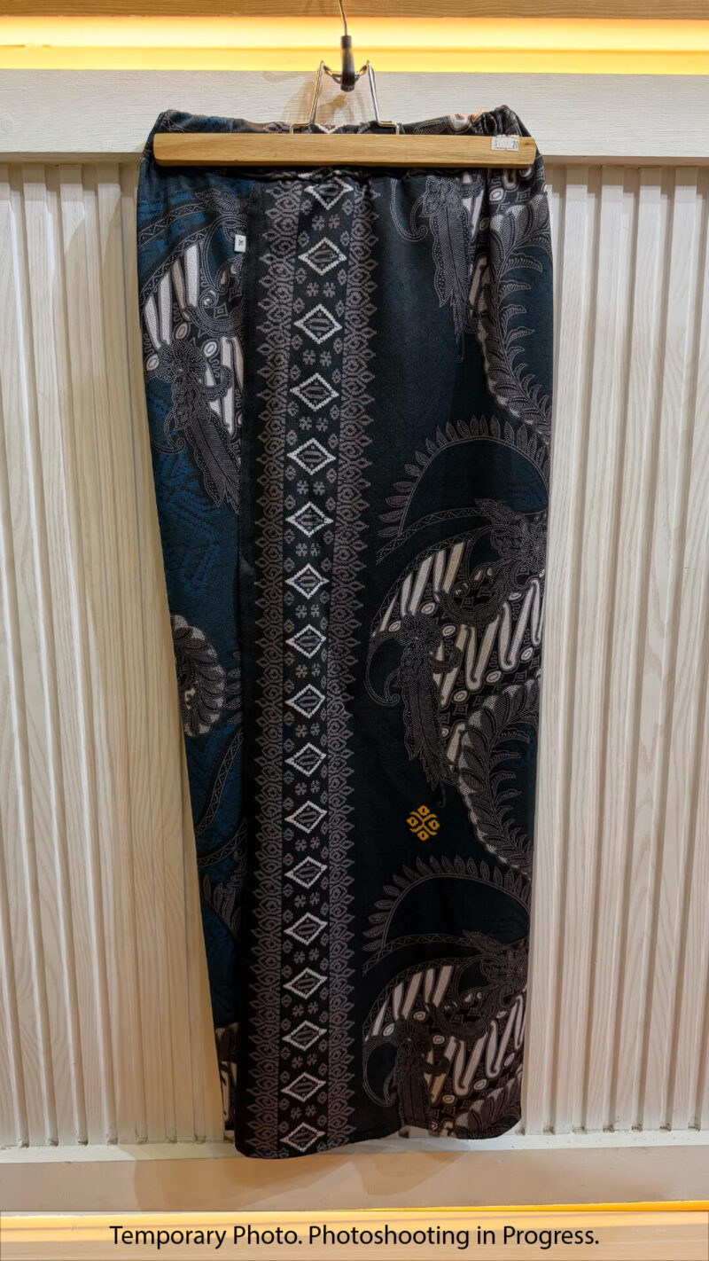 Samima Easywear Stretch Tube Skirt in Snow and Baltic Blue