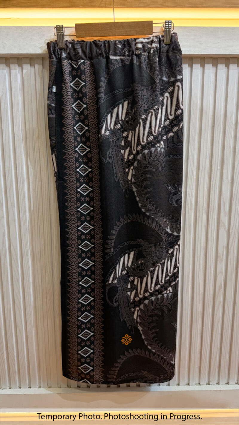 ‎Samima Easywear Stretch Tube Skirt in White and Olive Wood