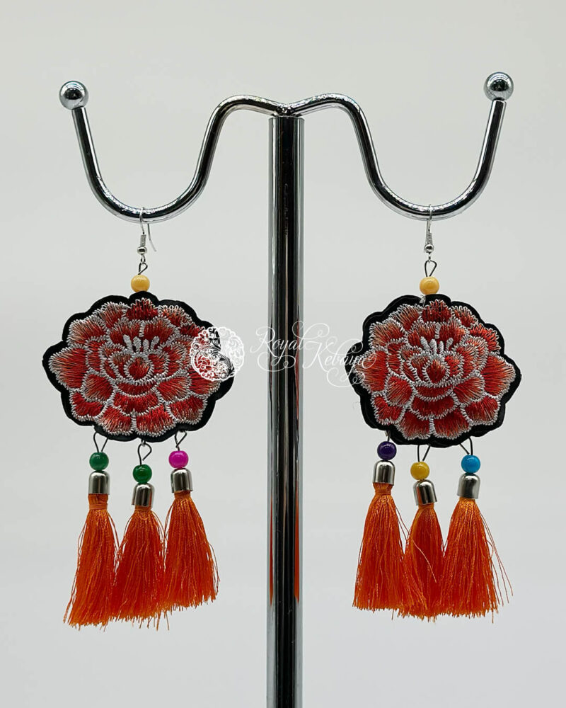 Cau Dangle Earrings in Autumn Leaf and Black