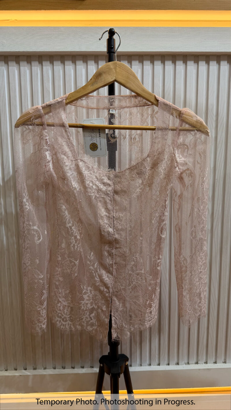 Pandhita Balinese Kebaya in Misty Rose