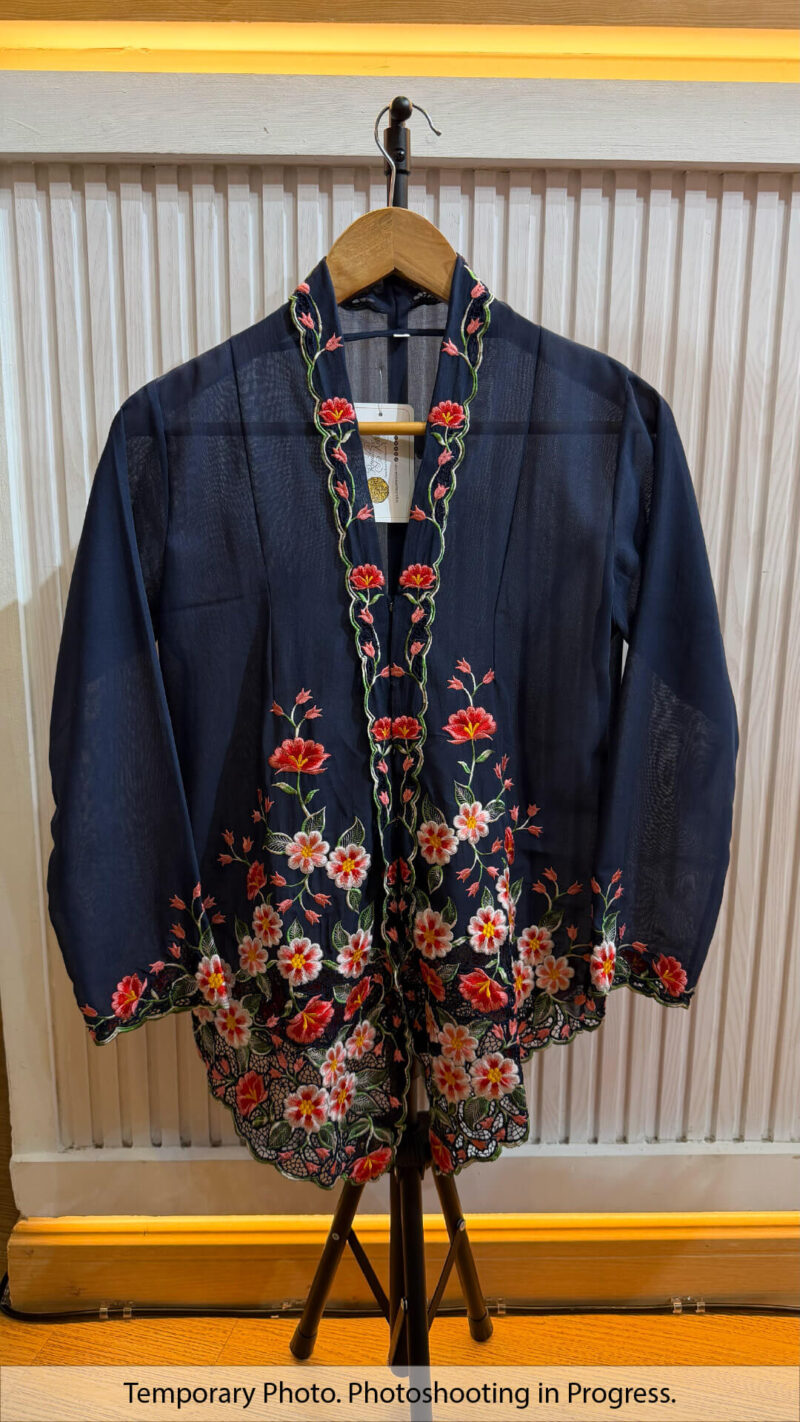 Yahaira Nyonya Kebaya in Space Indigo and Brick Red