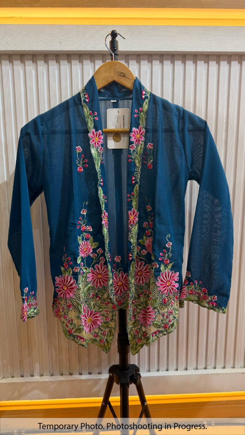 Cinta Nyonya Kebaya in Yale Blue and Raspberry Red