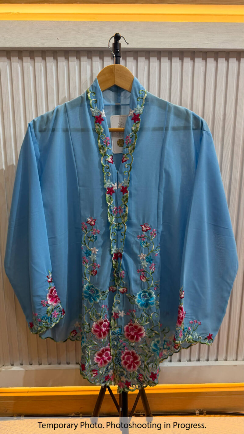 Kinza Nyonya Kebaya in Cool Sky and Fuchsia Flame