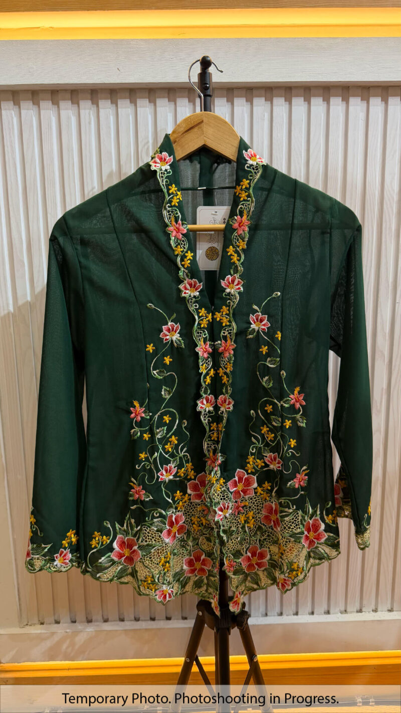 Ulfah Nyonya Kebaya in Evergreen and Blood Red