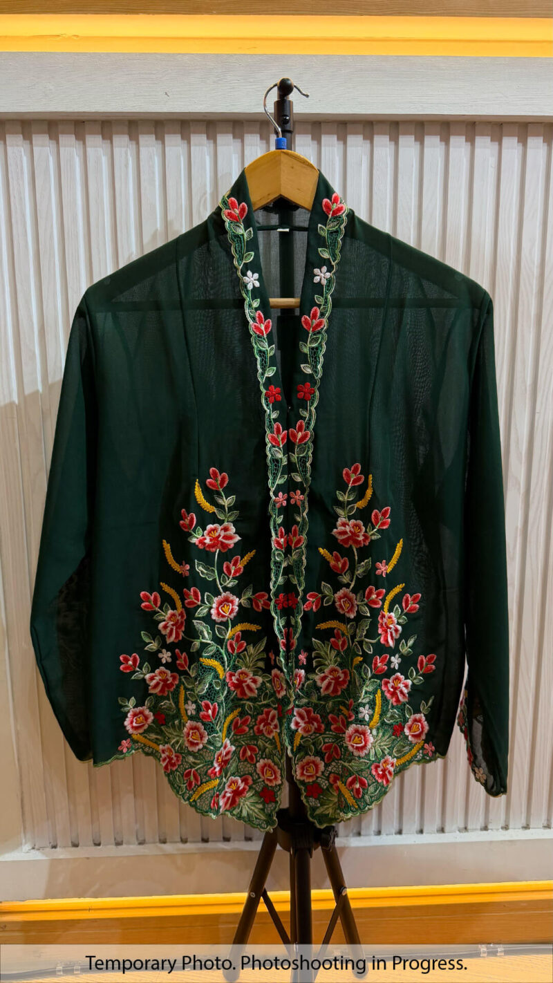 Yedda Nyonya Kebaya in Evergreen and Brick Red