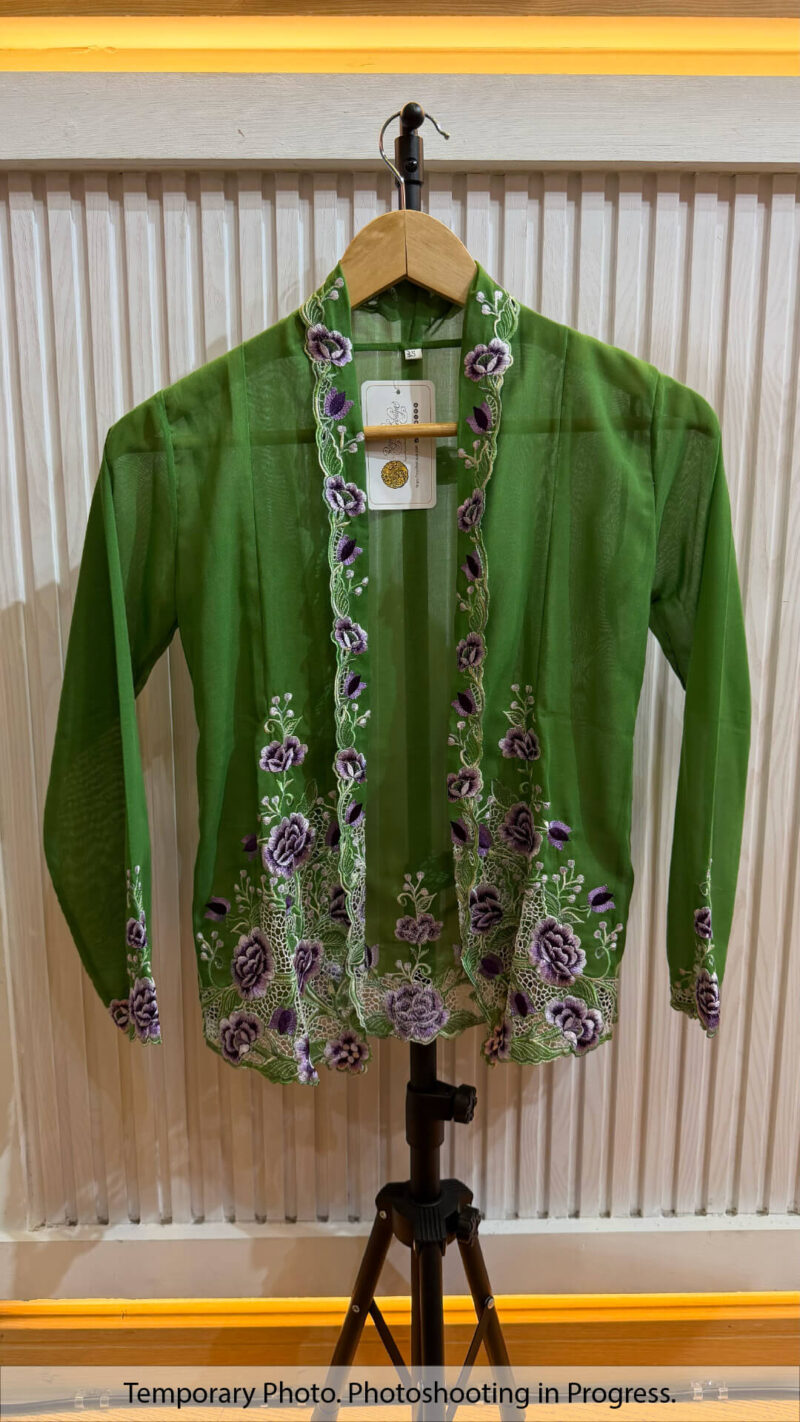Basheera Nyonya Kebaya in Medium Jungle and Vintage Grape