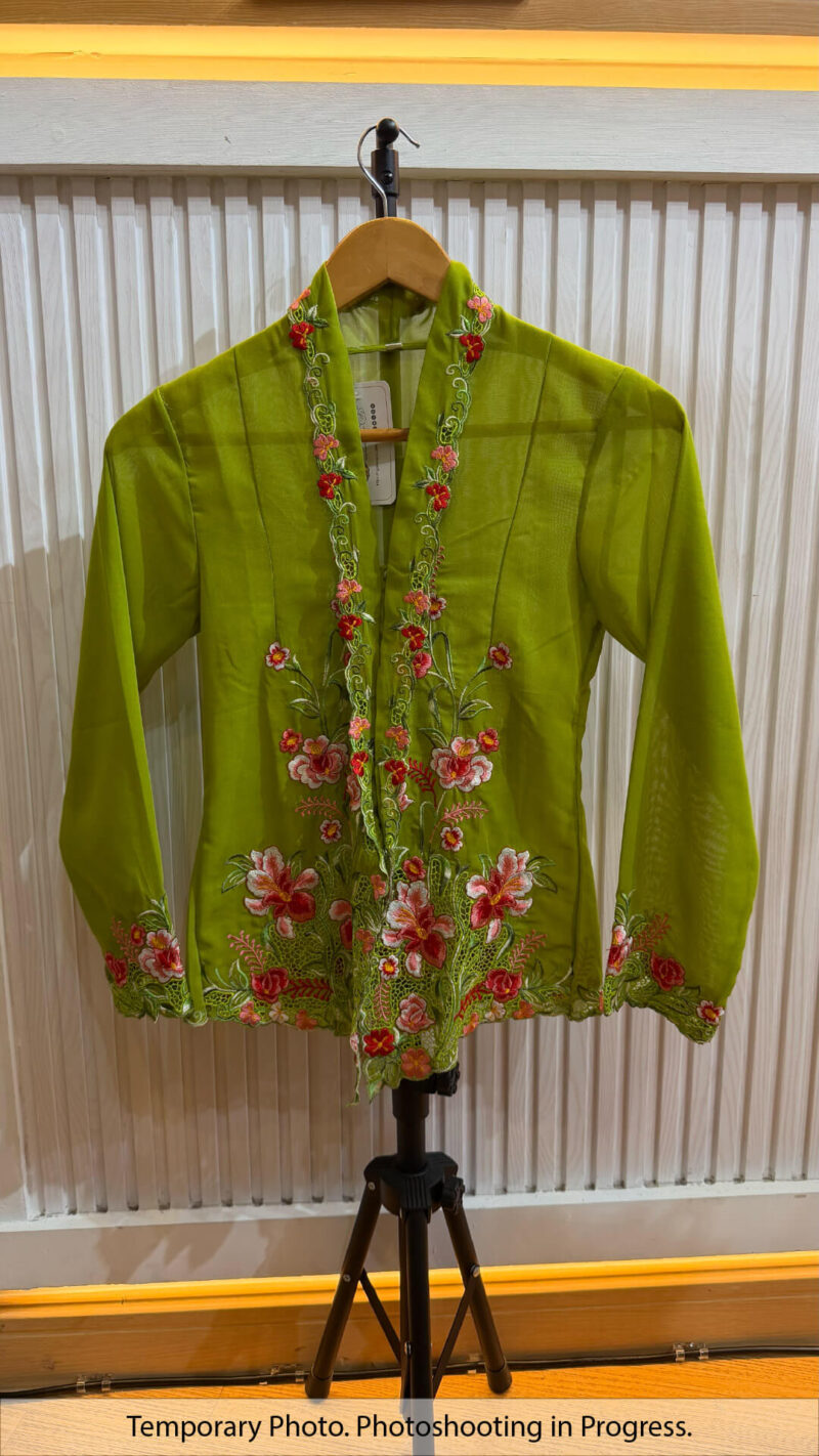 Eisha Nyonya Kebaya in Moss Green and Blood Red