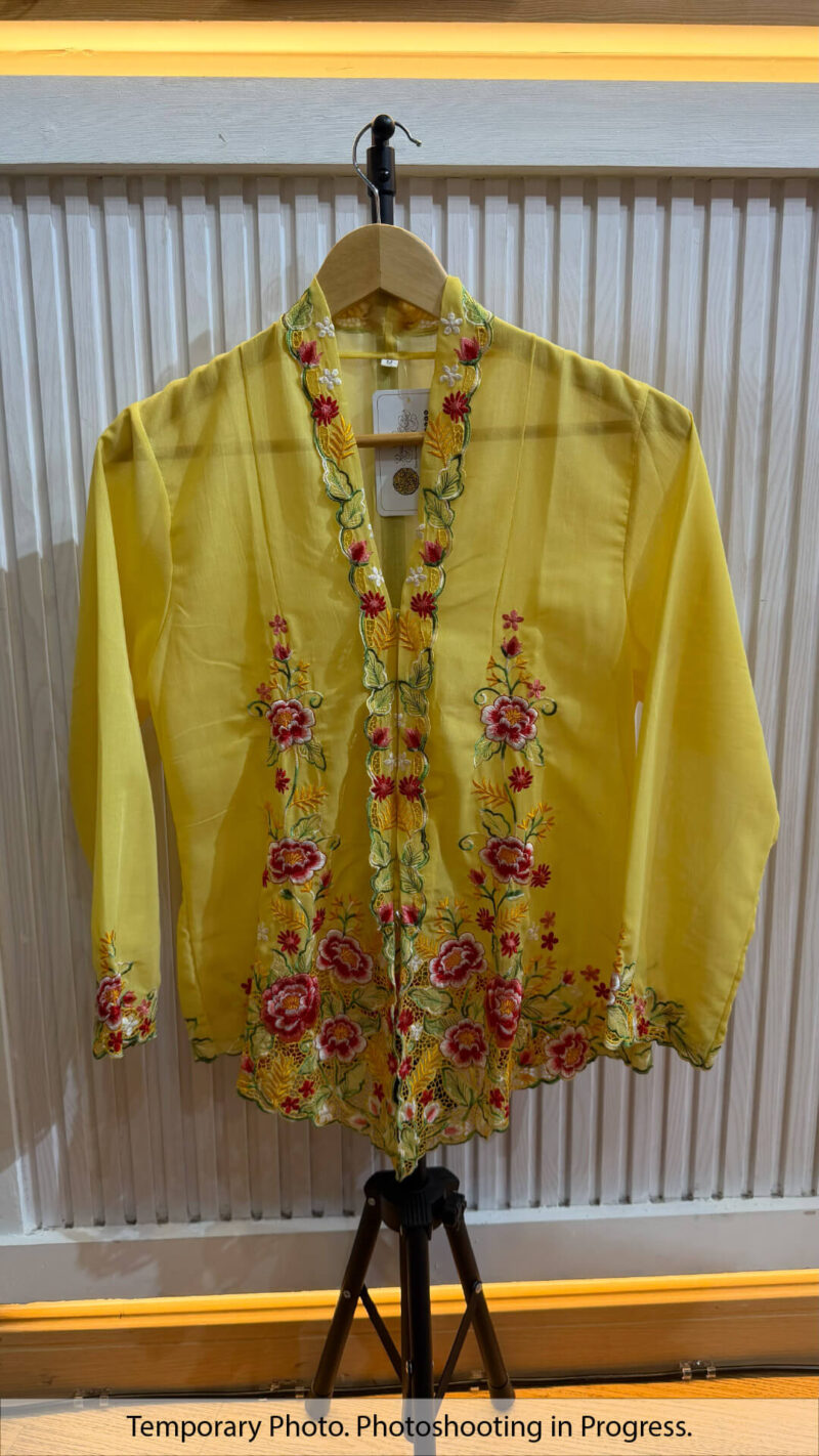 Farhana Nyonya Kebaya in Jasmine and Brick Red