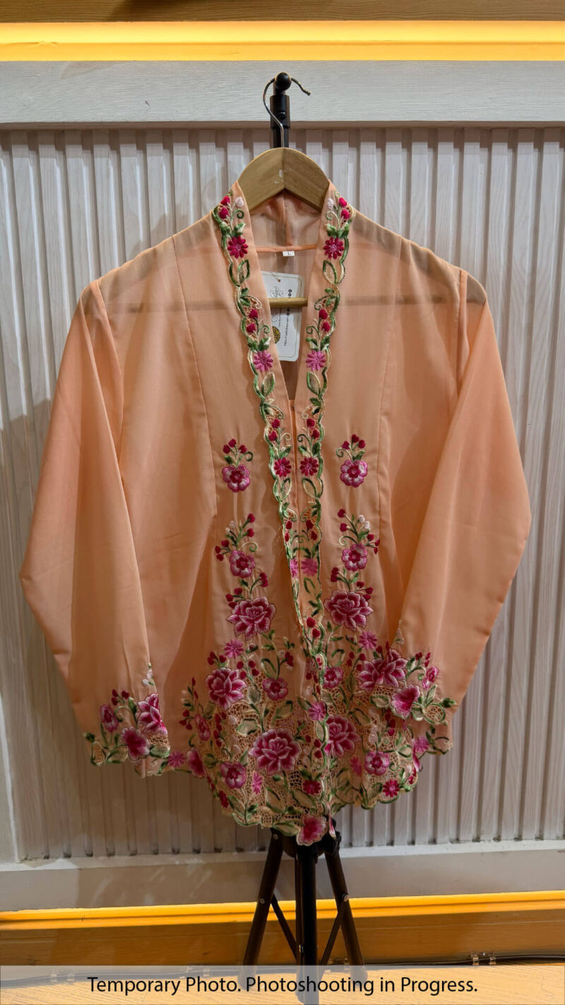Zinnia Nyonya Kebaya in Peach Cream and Neon Pink