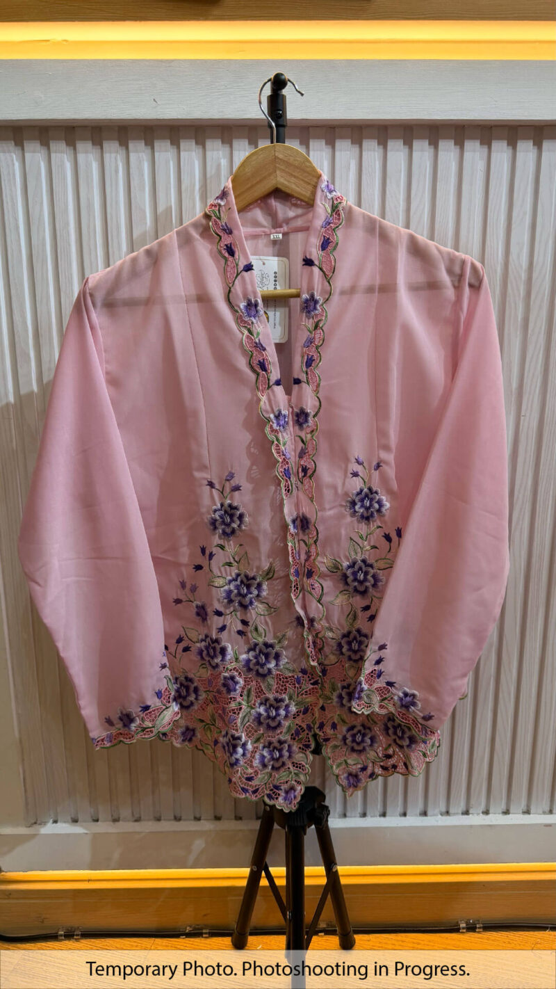 Gloria Nyonya Kebaya in Lavender Blush and Velvet Orchid