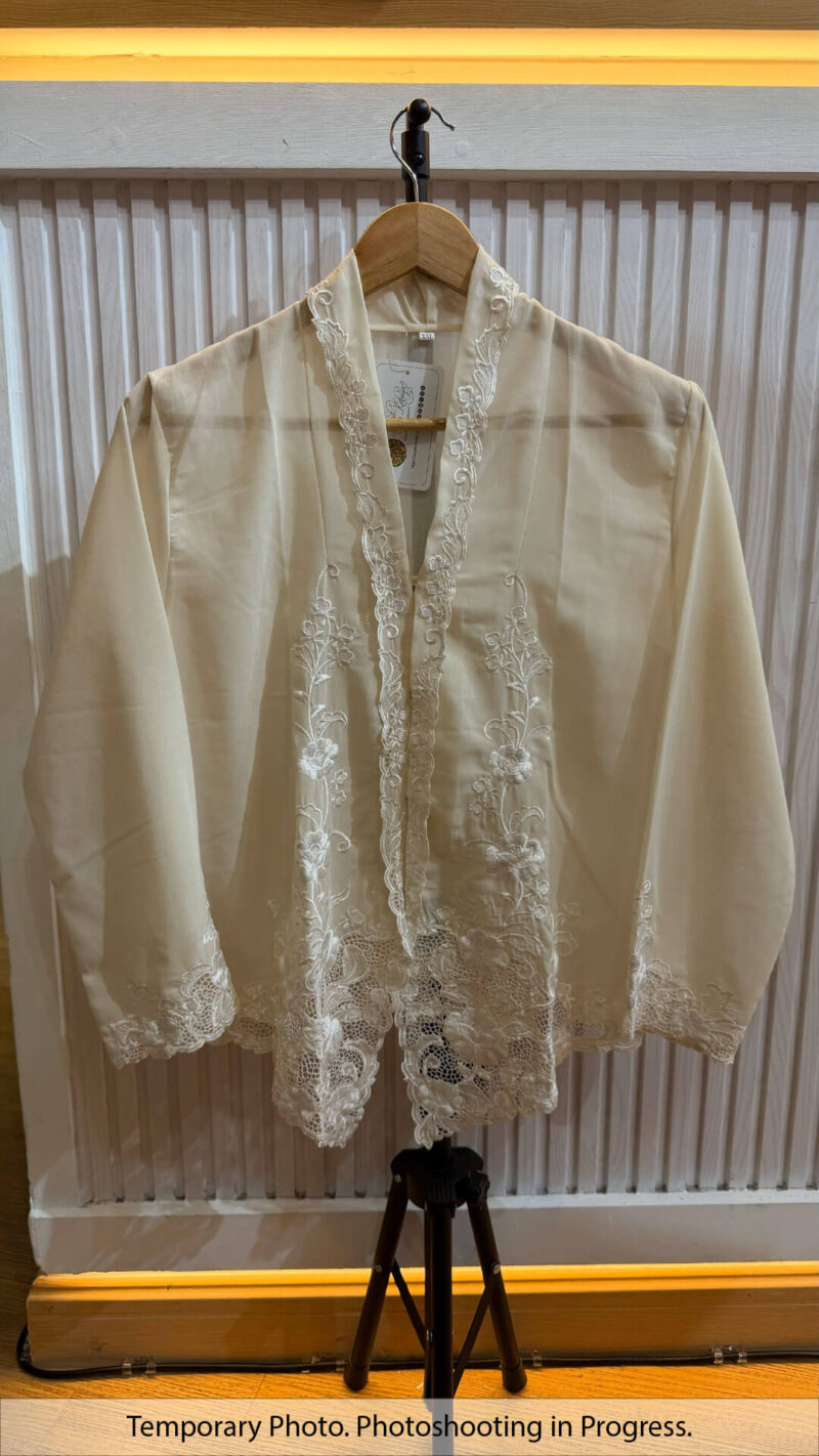 Hana Nyonya Kebaya in Floral White and Porcelain