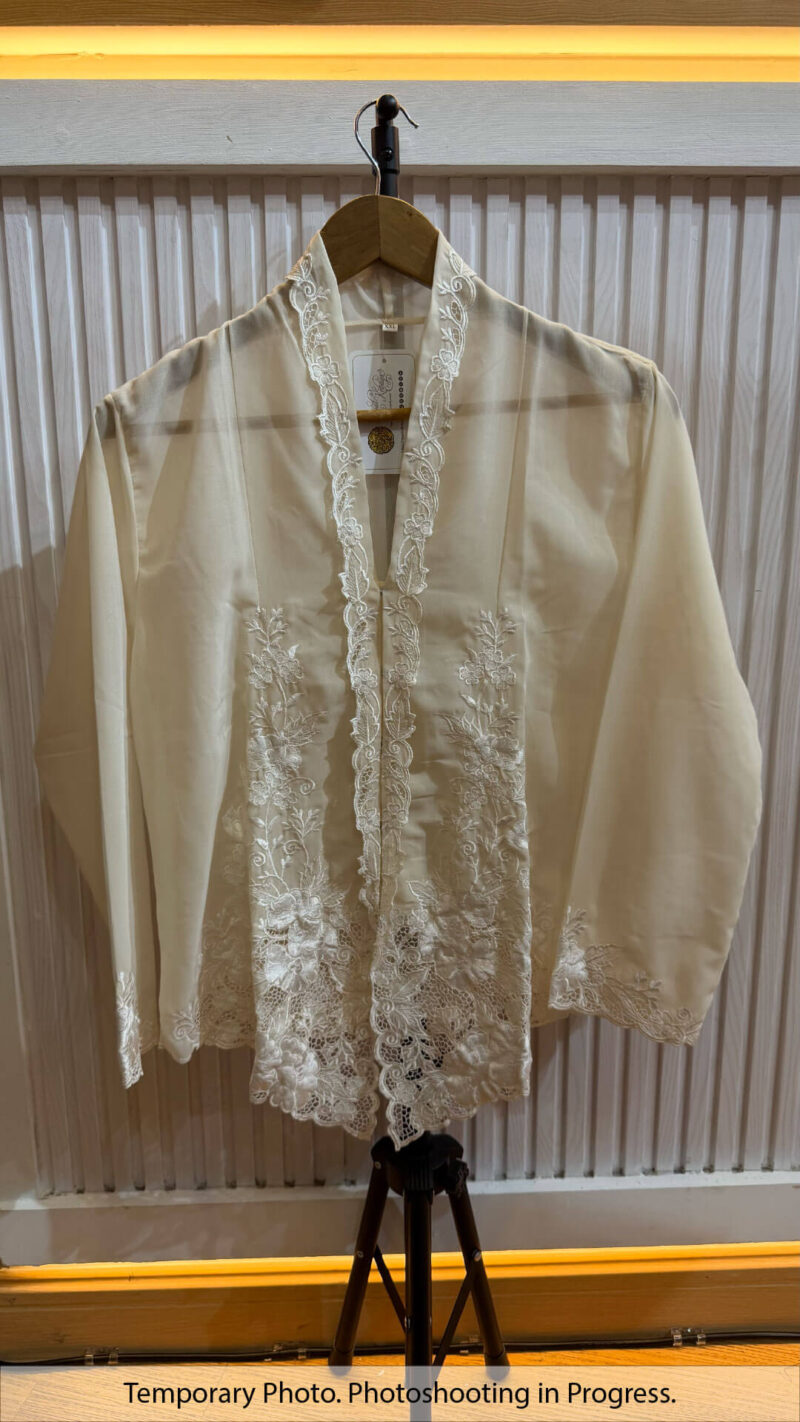 Inara Nyonya Kebaya in Floral White and Porcelain