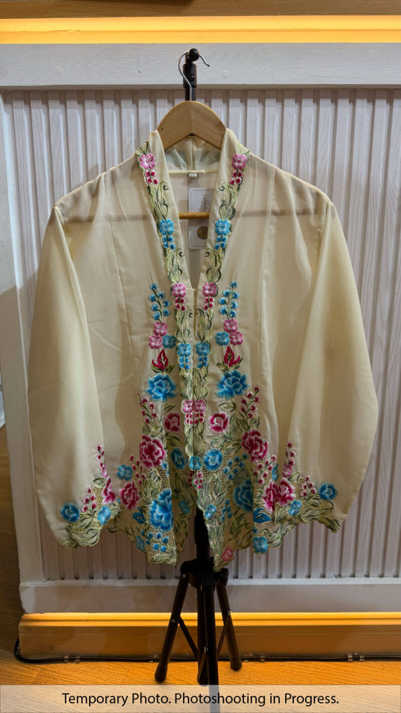 Orlanda Nyonya Kebaya in Floral White and Sky Surge