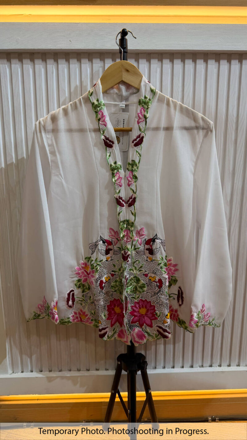 Makayla Nyonya Kebaya in White and Crimson Violet