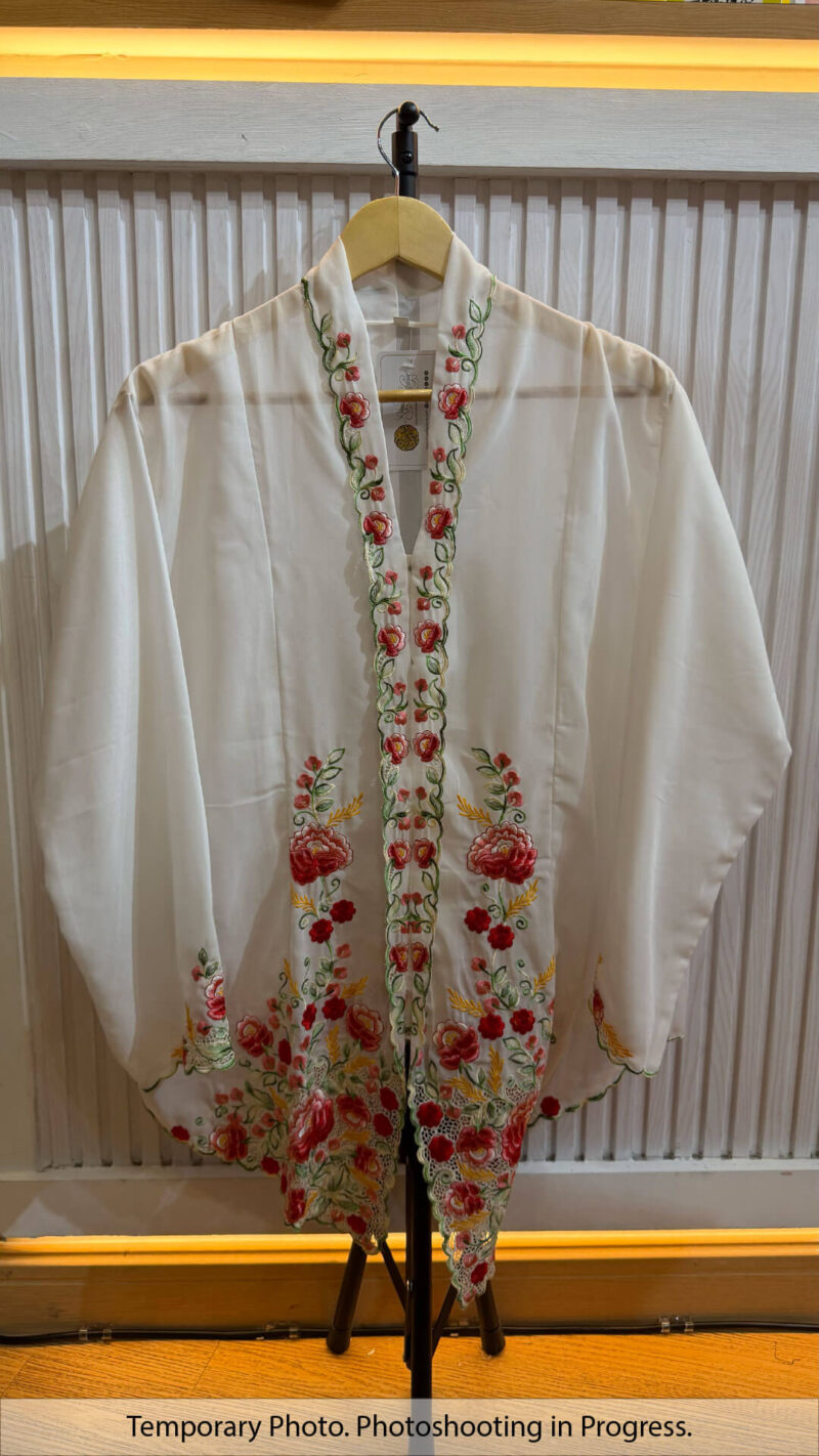 Maryam Nyonya Kebaya in Porcelain and Blood Red