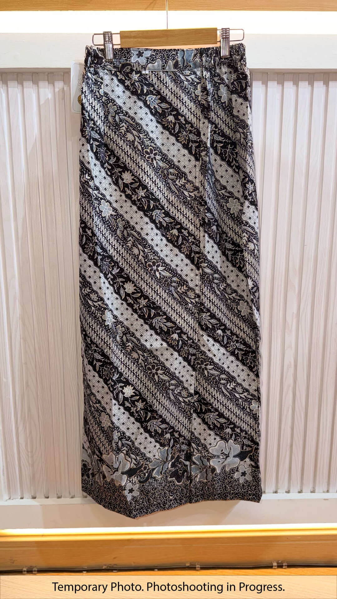 Dian Easy wear Tube Skirt in Carbon Black and Porcelain
