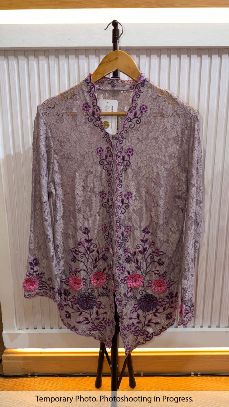 Elvedina Nyonya Kebaya in Lilac and Blackberry Cream