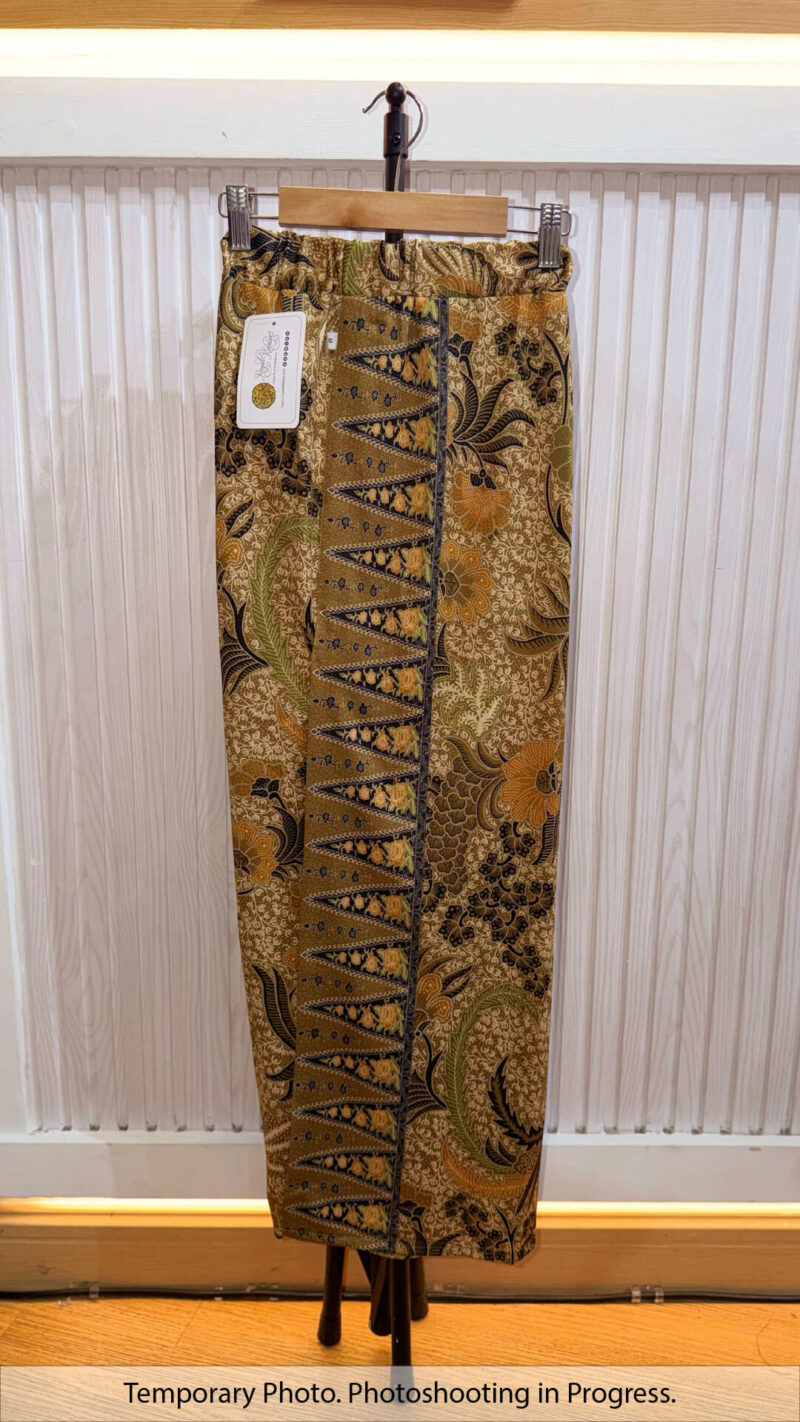 Embun Easywear Stretch Tube Skirt in Olive Bark and Palm Leaf