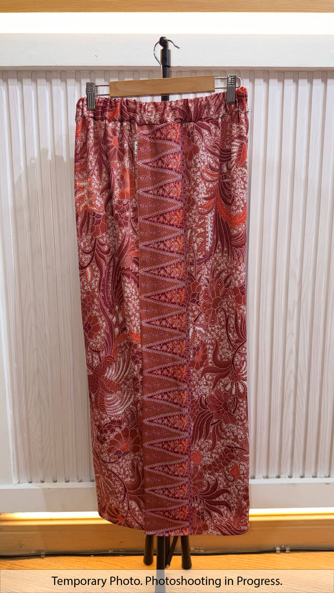Embun Easywear Stretch Tube Skirt in Rosy Copper and Dark Amaranth