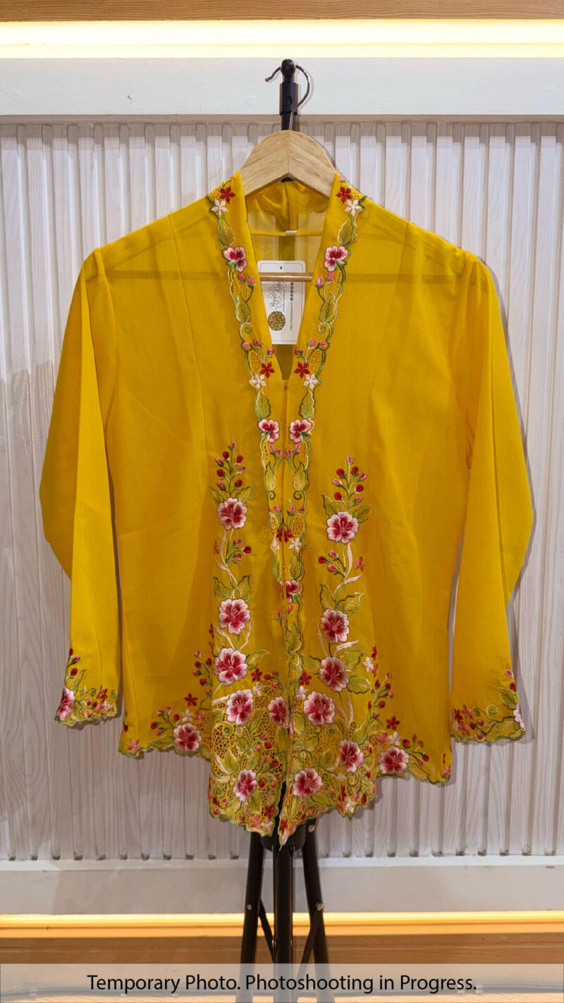 Jessica Nyonya Kebaya in Amber Gold