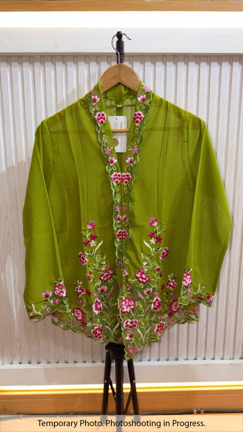 Jolie Nyonya Kebaya in Moss Green and Hot Rose