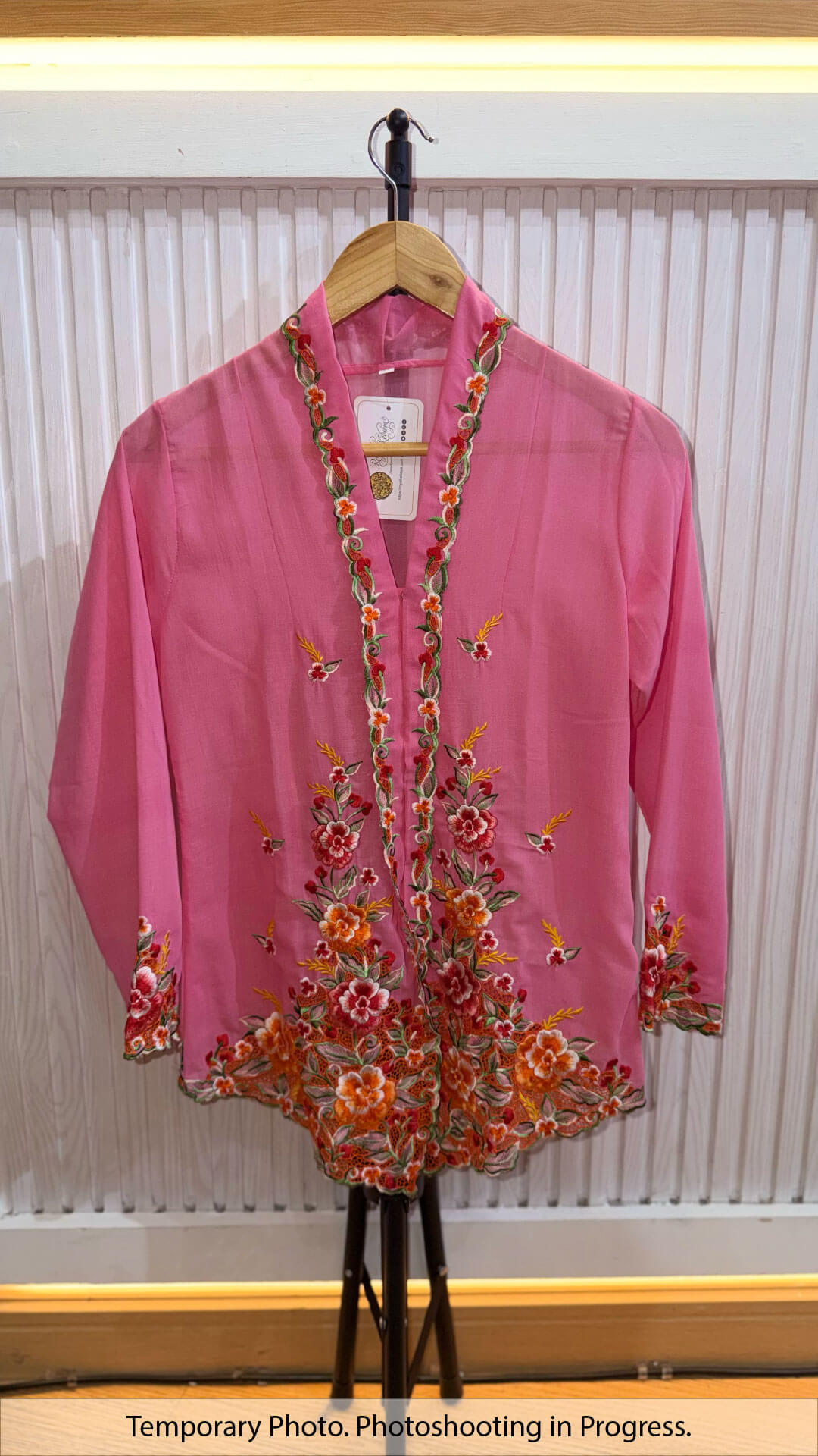 Lela Nyonya Kebaya in Pink Mist
