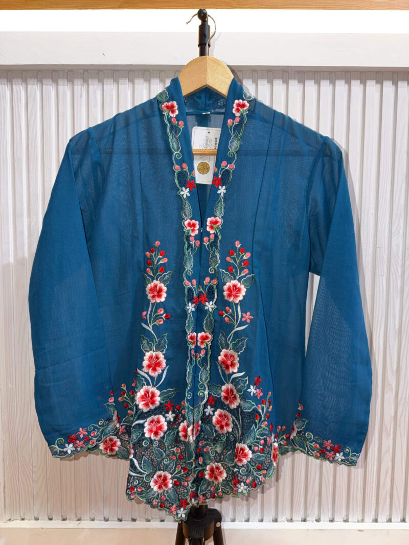 A004 Nyonya Kebaya in Yale Blue and Deep Crimson