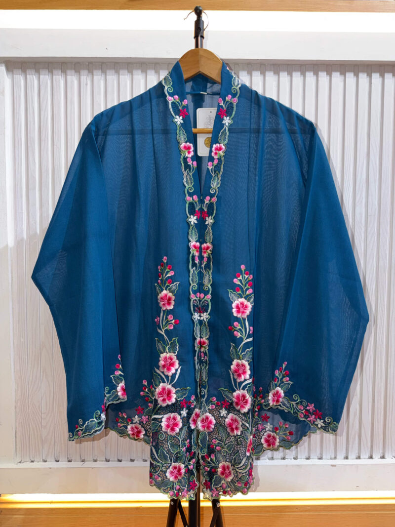 A011 Nyonya Kebaya in Yale Blue and Cotton Candy