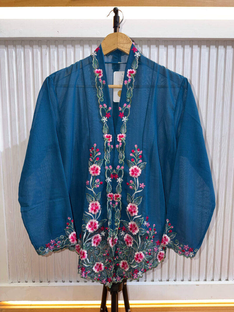 A015 Nyonya Kebaya in Yale Blue and Cotton Candy