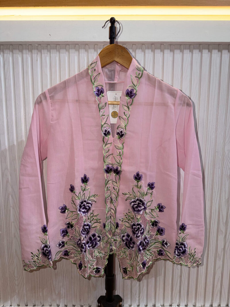 A026 Nyonya Kebaya in Lavender Blush and Midnight Viotet