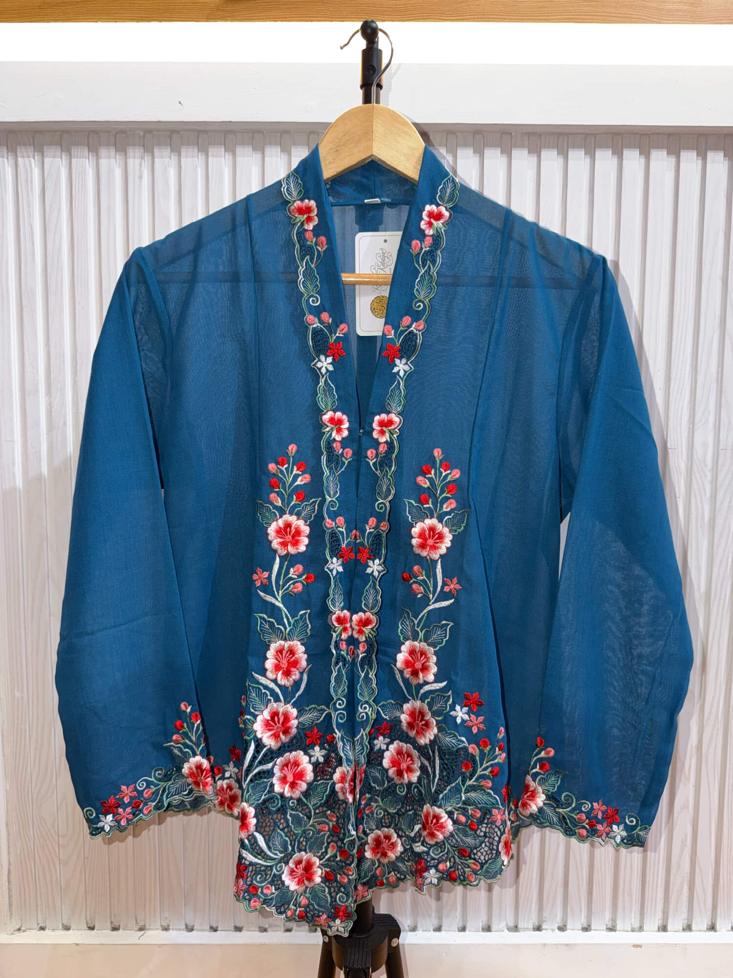 A027 Nyonya Kebaya in Yale Blue and Deep Crinson