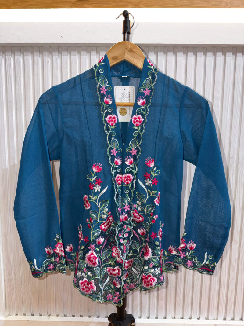 A028 Nyonya Kebaya in Yale Blue and Cotton Candy