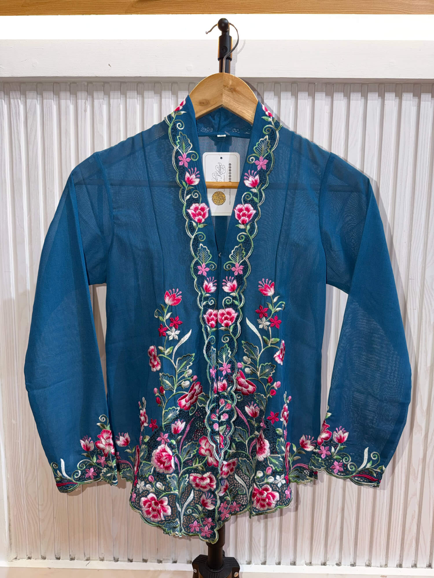 A028 Nyonya Kebaya in Yale Blue and Cotton Candy